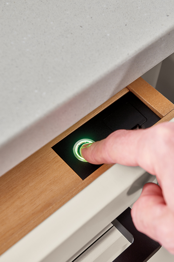/-/media/thomasville/products/cabinet_interiors/biometric-drawer-2.jpg