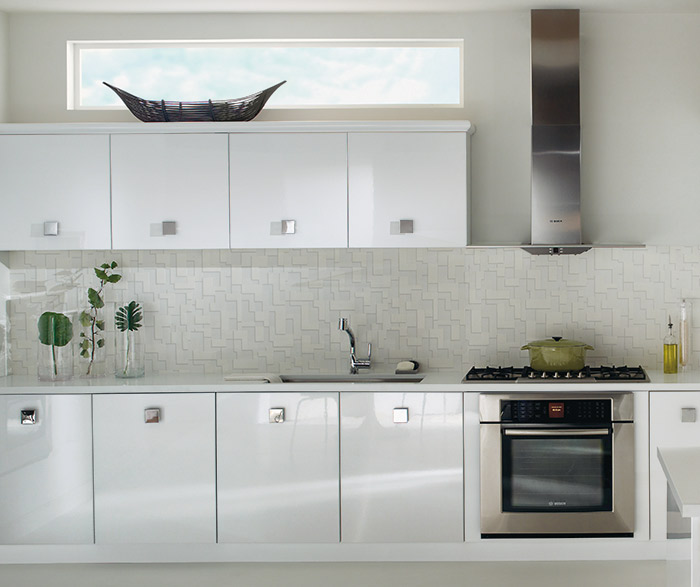 Crosse Thermofoil Kitchen Cabinets in a Gloss Lilly finish